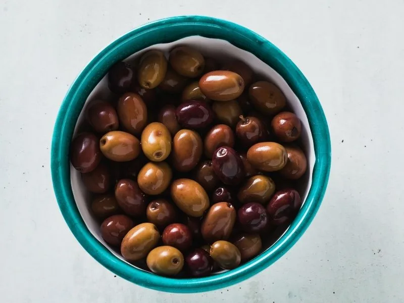 Olive di Gaeta pronte per essere conservate in salamoia