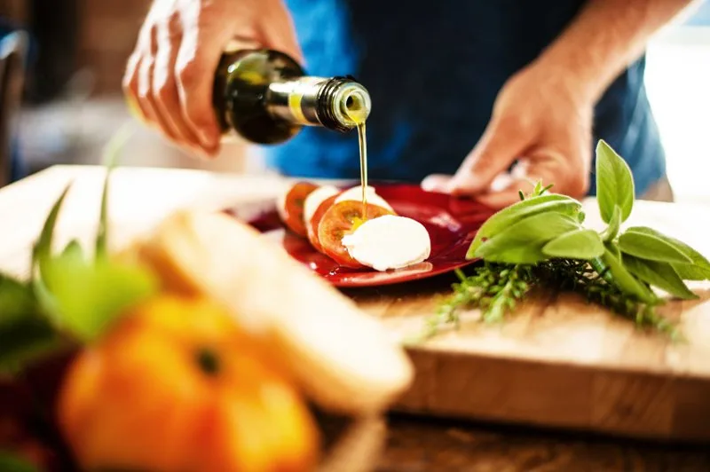 Piatti tipici pugliesi conditi con olio nuovo appena spremuto