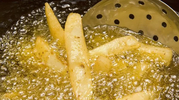 Verdure fritte croccanti in olio extravergine d'oliva