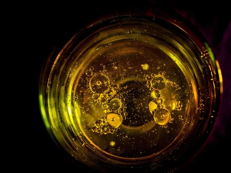Analisi in laboratorio dell'olio extravergine di oliva per la ricerca del parametro K270