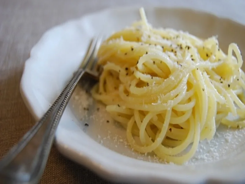 Pasta in bianco condita con un filo di olio extravergine di oliva Cristofaro
