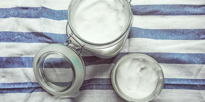 Confronto tra olio di cocco solido e olio extravergine di oliva
