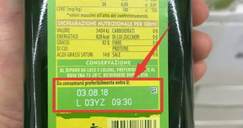 Bottiglia di olio extravergine di oliva con data di scadenza ben visibile — guida Agricola Pannarale